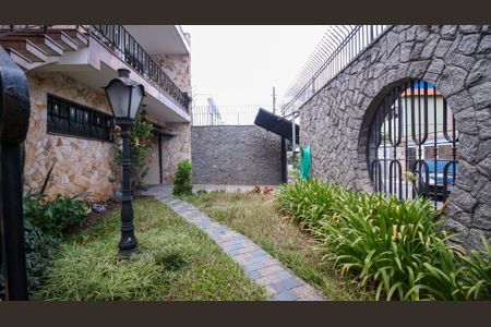 Casa à venda com 178m², 3 quartos e 4 vagas Casa à venda com 178m², 3 quartos e 4 vagasQuintal