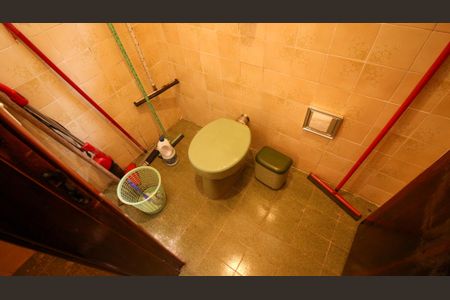 Casa à venda com 178m², 3 quartos e 4 vagas Casa à venda com 178m², 3 quartos e 4 vagasBanheiro de Serviço