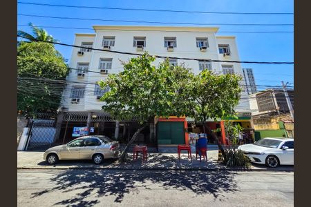 Apartamento à venda com 61m², 2 quartos e 1 vagaFachada