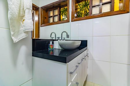 Casa à venda com 156m², 3 quartos e 2 vagas Casa à venda com 156m², 3 quartos e 2 vagasBanheiro da Suíte 1