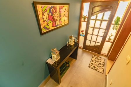 Casa à venda com 156m², 3 quartos e 2 vagas Casa à venda com 156m², 3 quartos e 2 vagasEntrada