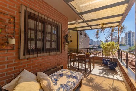 Casa à venda com 156m², 3 quartos e 2 vagas Casa à venda com 156m², 3 quartos e 2 vagasVaranda gourmet