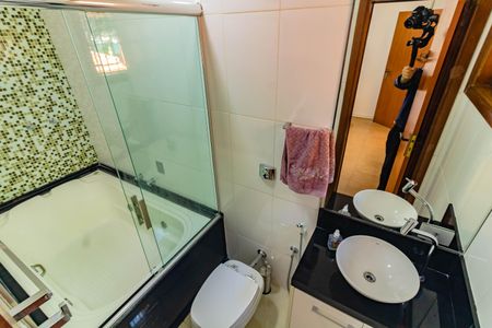 Casa à venda com 156m², 3 quartos e 2 vagas Casa à venda com 156m², 3 quartos e 2 vagasBanheiro da Suíte 2