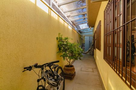 Casa à venda com 156m², 3 quartos e 2 vagas Casa à venda com 156m², 3 quartos e 2 vagasCorredor