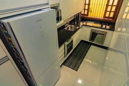 Casa à venda com 156m², 3 quartos e 2 vagas Casa à venda com 156m², 3 quartos e 2 vagasCozinha