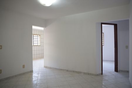 Casa para alugar com 250m², 3 quartos e 2 vagasSala