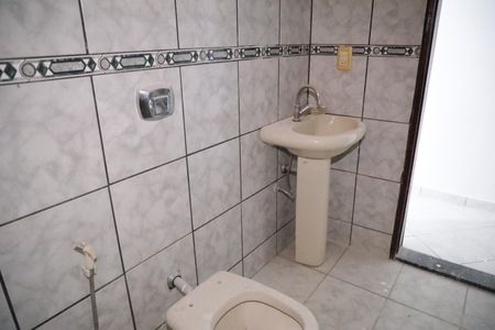 Casa para alugar com 250m², 3 quartos e 2 vagasBanheiro Social