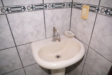 Casa para alugar com 250m², 3 quartos e 2 vagasBanheiro Social