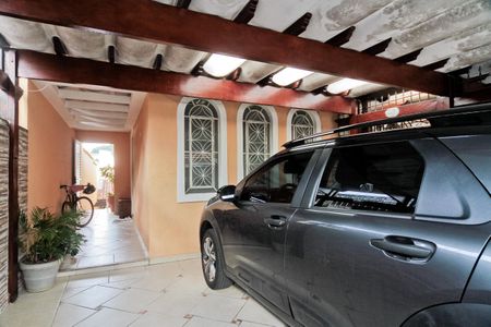 Casa à venda com 154m², 3 quartos e 2 vagas Casa à venda com 154m², 3 quartos e 2 vagasÁrea externa