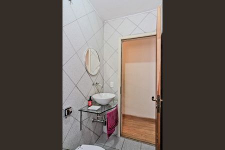 Casa à venda com 154m², 3 quartos e 2 vagas Casa à venda com 154m², 3 quartos e 2 vagasLavabo