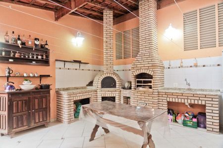 Casa à venda com 154m², 3 quartos e 2 vagas Casa à venda com 154m², 3 quartos e 2 vagasÁrea externa