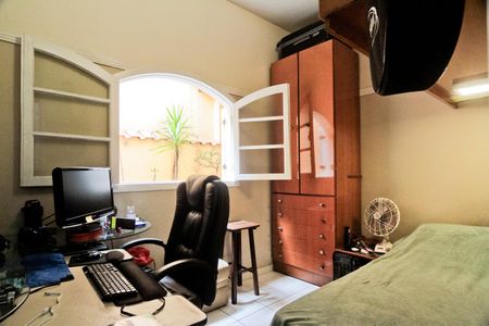 Casa à venda com 154m², 3 quartos e 2 vagas Casa à venda com 154m², 3 quartos e 2 vagasQuarto 2