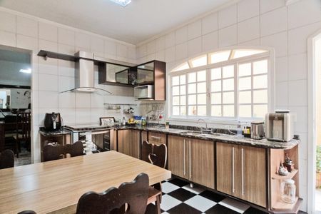 Casa à venda com 154m², 3 quartos e 2 vagas Casa à venda com 154m², 3 quartos e 2 vagasCozinha