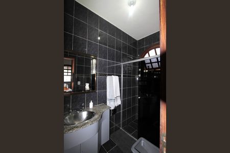 Casa à venda com 285m², 4 quartos e 3 vagasBanheiro do Quarto 1