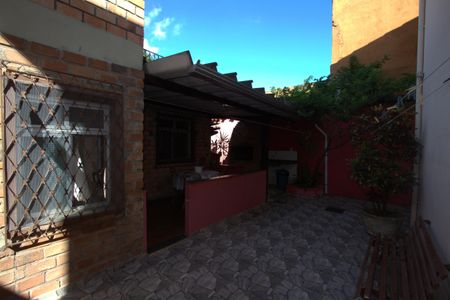 Casa à venda com 285m², 4 quartos e 3 vagas Casa à venda com 285m², 4 quartos e 3 vagasQuintal