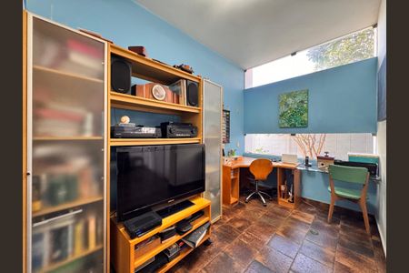 Casa à venda com 230m², 4 quartos e 3 vagas Casa à venda com 230m², 4 quartos e 3 vagasSala de estar