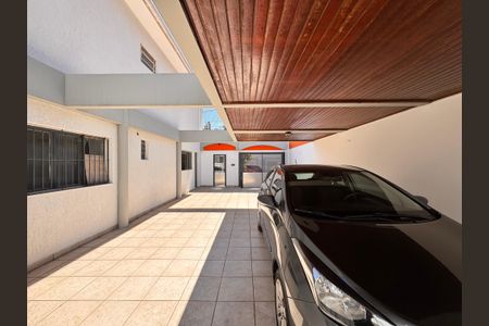 Casa à venda com 230m², 4 quartos e 3 vagas Casa à venda com 230m², 4 quartos e 3 vagasGaragem