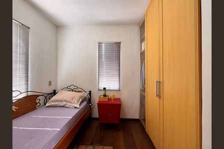 Casa à venda com 230m², 4 quartos e 3 vagas Casa à venda com 230m², 4 quartos e 3 vagasQuarto 1