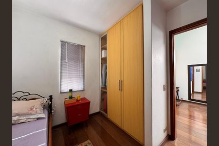 Casa à venda com 230m², 4 quartos e 3 vagas Casa à venda com 230m², 4 quartos e 3 vagasQuarto 1