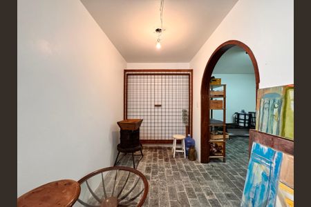 Casa à venda com 230m², 4 quartos e 3 vagas Casa à venda com 230m², 4 quartos e 3 vagasAdega