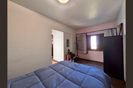 Casa à venda com 230m², 4 quartos e 3 vagas Casa à venda com 230m², 4 quartos e 3 vagasSuite