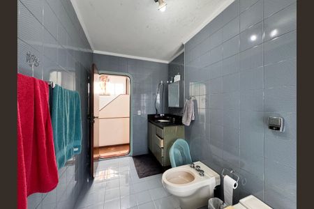 Casa à venda com 230m², 4 quartos e 3 vagas Casa à venda com 230m², 4 quartos e 3 vagasBanheiro