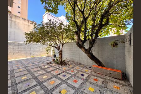 Casa à venda com 230m², 4 quartos e 3 vagas Casa à venda com 230m², 4 quartos e 3 vagasQuintal