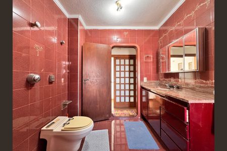 Casa à venda com 230m², 4 quartos e 3 vagas Casa à venda com 230m², 4 quartos e 3 vagasBanheiro da suíte