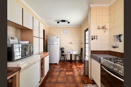 Casa à venda com 230m², 4 quartos e 3 vagas Casa à venda com 230m², 4 quartos e 3 vagasCozinha