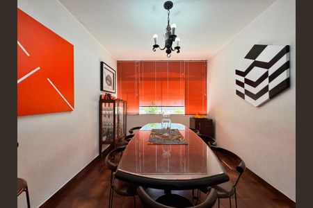 Casa à venda com 230m², 4 quartos e 3 vagas Casa à venda com 230m², 4 quartos e 3 vagasSala de Jantar