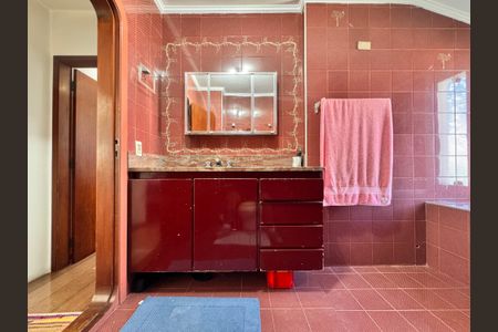 Casa à venda com 230m², 4 quartos e 3 vagas Casa à venda com 230m², 4 quartos e 3 vagasBanheiro da suíte