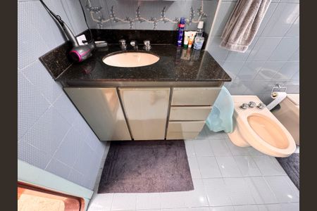 Casa à venda com 230m², 4 quartos e 3 vagas Casa à venda com 230m², 4 quartos e 3 vagasBanheiro