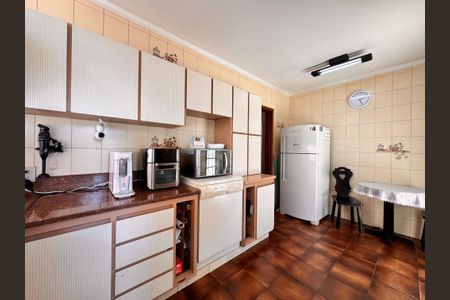 Casa à venda com 230m², 4 quartos e 3 vagas Casa à venda com 230m², 4 quartos e 3 vagasCozinha