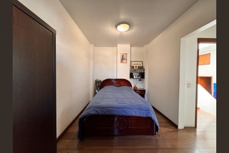 Casa à venda com 230m², 4 quartos e 3 vagas Casa à venda com 230m², 4 quartos e 3 vagasSuite