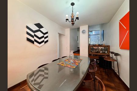 Casa à venda com 230m², 4 quartos e 3 vagas Casa à venda com 230m², 4 quartos e 3 vagasSala de Jantar