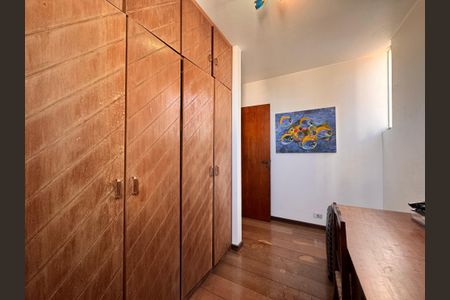 Casa à venda com 230m², 4 quartos e 3 vagas Casa à venda com 230m², 4 quartos e 3 vagasCloset suite