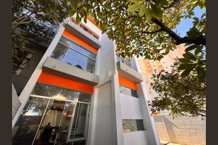 Casa à venda com 230m², 4 quartos e 3 vagas Casa à venda com 230m², 4 quartos e 3 vagasQuintal