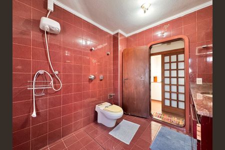 Casa à venda com 230m², 4 quartos e 3 vagas Casa à venda com 230m², 4 quartos e 3 vagasBanheiro da suíte