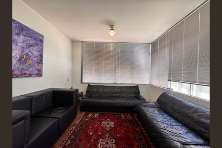 Casa à venda com 230m², 4 quartos e 3 vagas Casa à venda com 230m², 4 quartos e 3 vagasSala