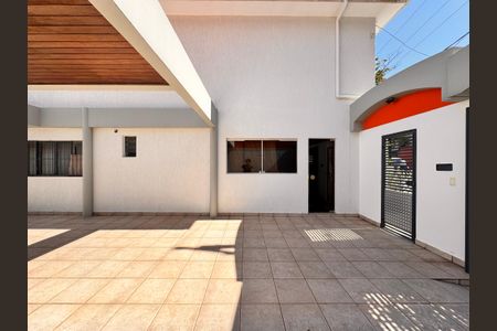 Casa à venda com 230m², 4 quartos e 3 vagas Casa à venda com 230m², 4 quartos e 3 vagasSegundo sobrado no terreno