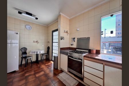 Casa à venda com 230m², 4 quartos e 3 vagas Casa à venda com 230m², 4 quartos e 3 vagasCozinha