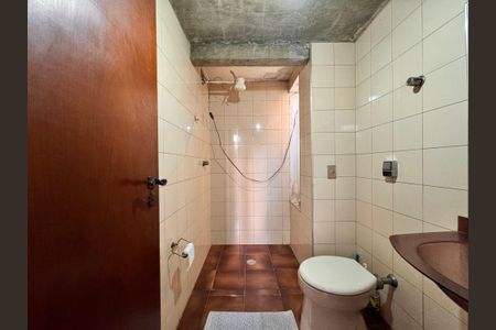 Casa à venda com 230m², 4 quartos e 3 vagas Casa à venda com 230m², 4 quartos e 3 vagasBanheiro de serviço