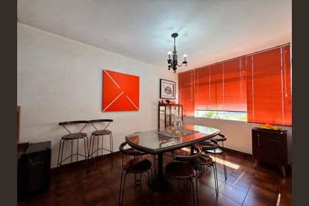 Casa à venda com 230m², 4 quartos e 3 vagas Casa à venda com 230m², 4 quartos e 3 vagasSala de Jantar