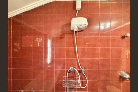 Casa à venda com 230m², 4 quartos e 3 vagas Casa à venda com 230m², 4 quartos e 3 vagasBanheiro da suíte