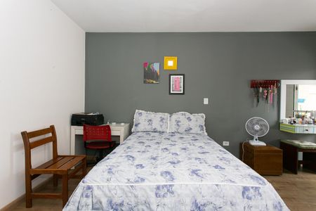 Casa à venda com 180m², 3 quartos e 2 vagasSuíte 2