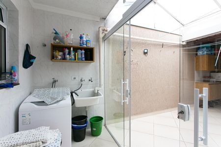 Casa à venda com 180m², 3 quartos e 2 vagasÁrea de Serviço