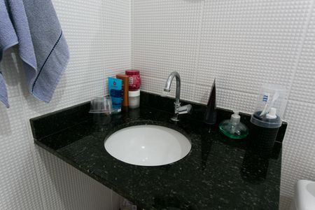 Casa à venda com 180m², 3 quartos e 2 vagasBanheiro da Suíte 2