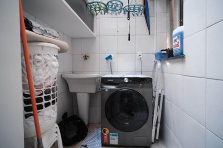 Casa de condomínio à venda com 70m², 2 quartos e 1 vagaÁrea de Serviço