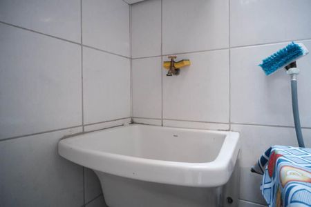 Casa de condomínio à venda com 70m², 2 quartos e 1 vagaÁrea de Serviço