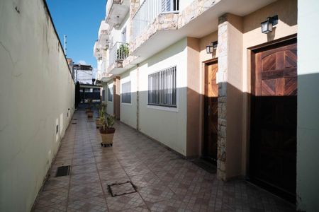 Casa de condomínio à venda com 70m², 2 quartos e 1 vagaFachada Interna